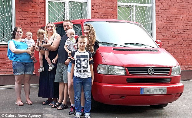 Daily Mail Германско семейство иска убежище в Русия: Вече не се чувстваме сигурни в родината!