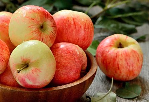 Ябълката подмладява – яжте я с кората